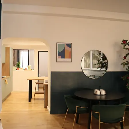 Centre Historique, Ideal Couple Apartmán *