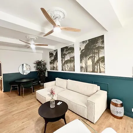 Centre Historique, Ideal Couple Apartment *