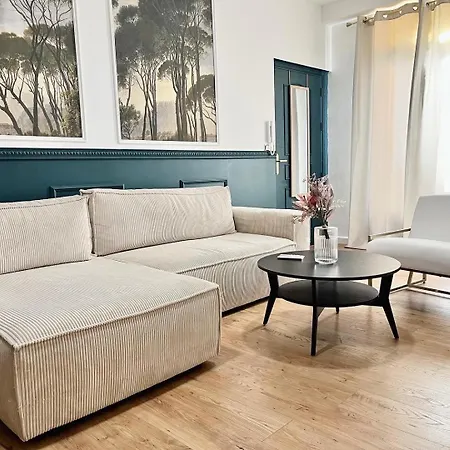 Centre Historique, Ideal Couple Apartment